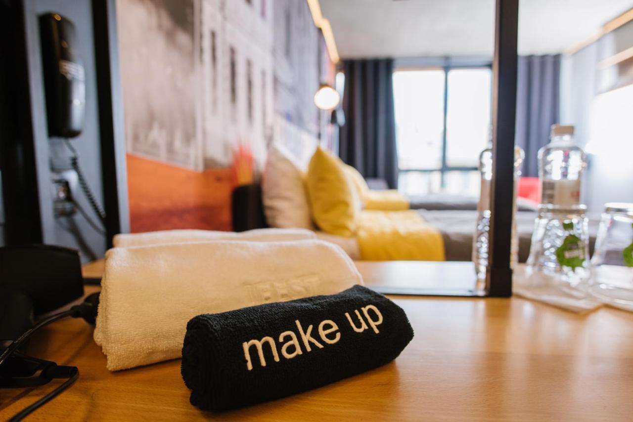 !Fest Hotel Львов Экстерьер фото
