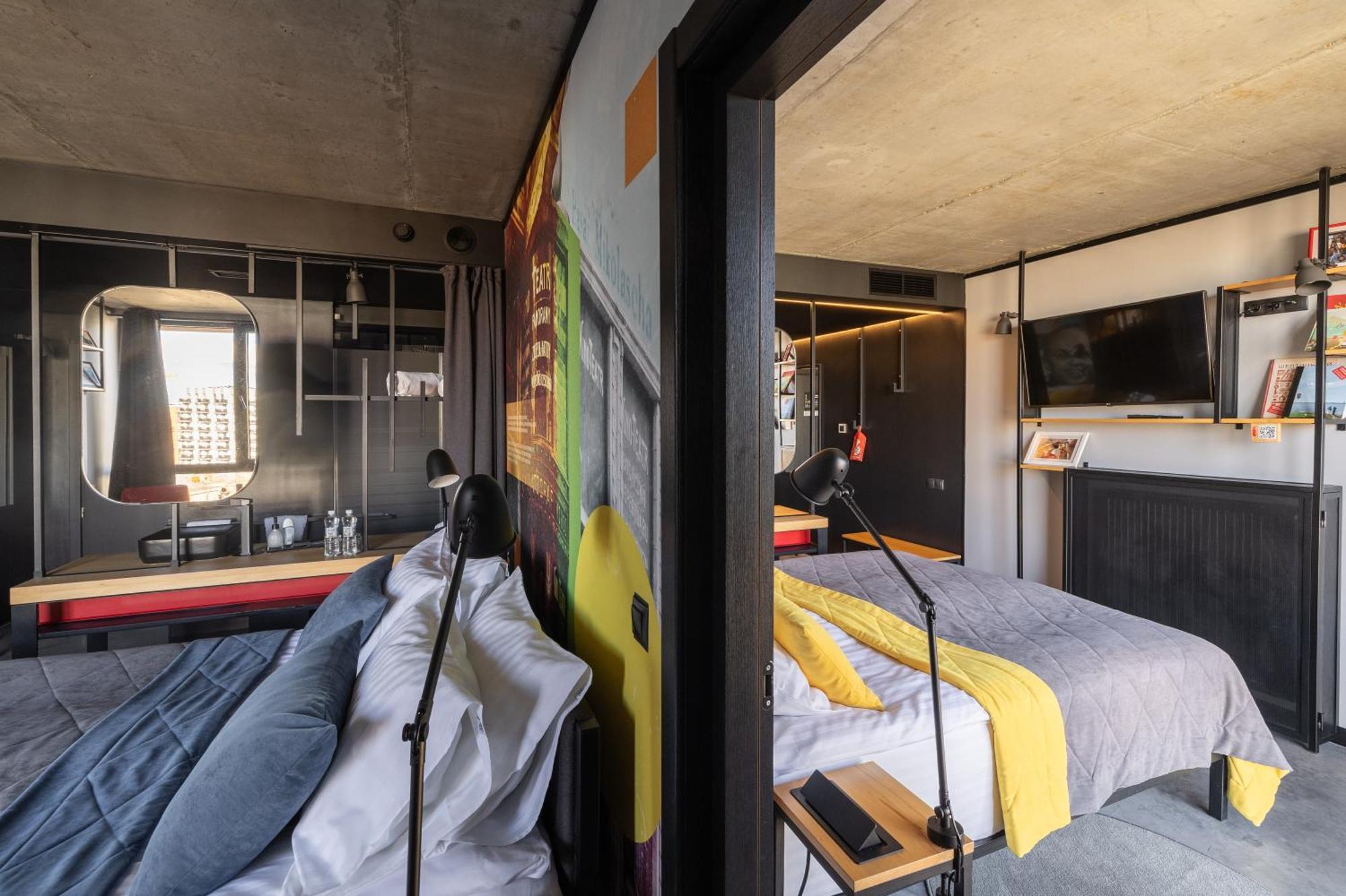!Fest Hotel Львов Экстерьер фото