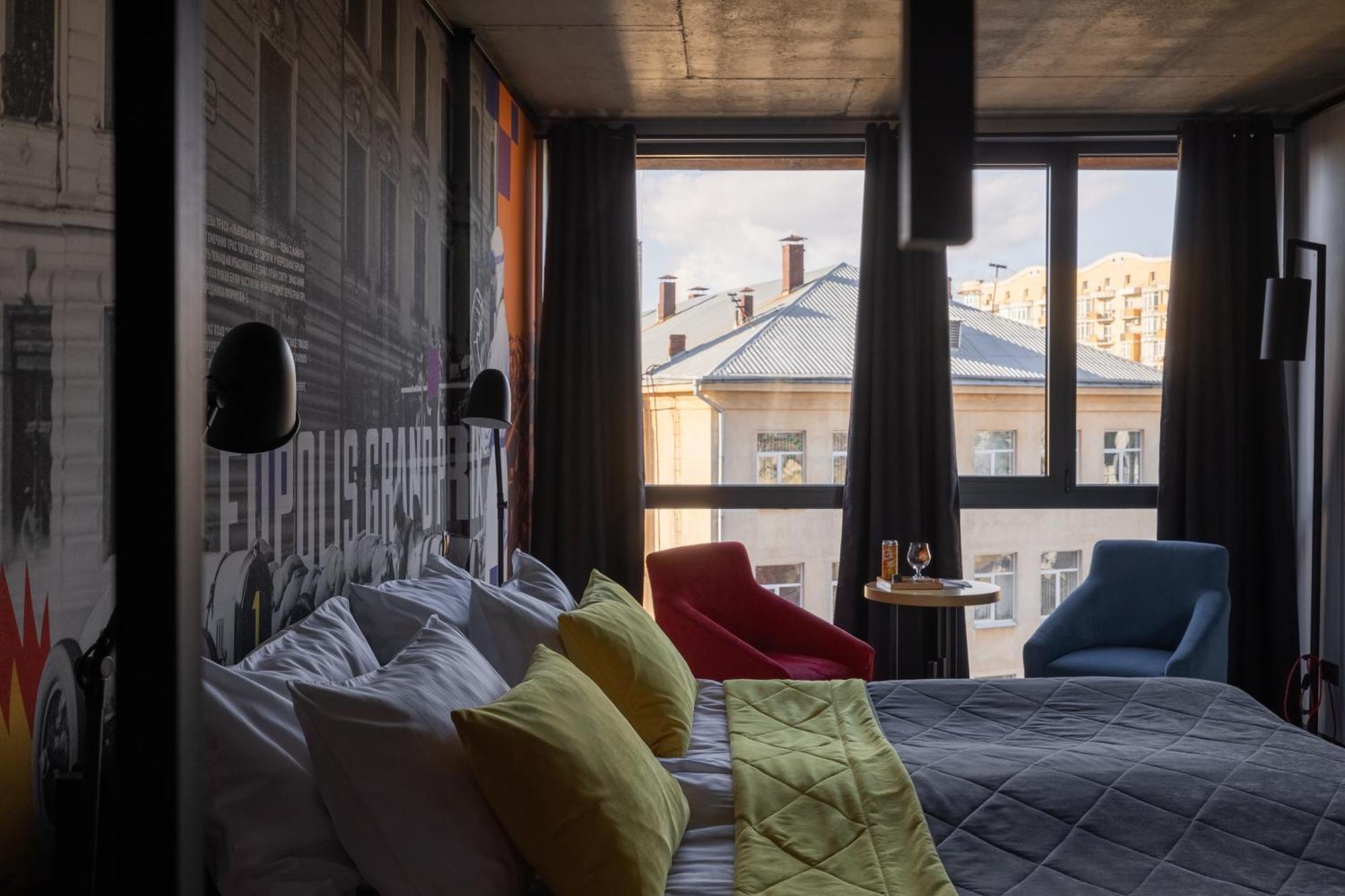 !Fest Hotel Львов Экстерьер фото