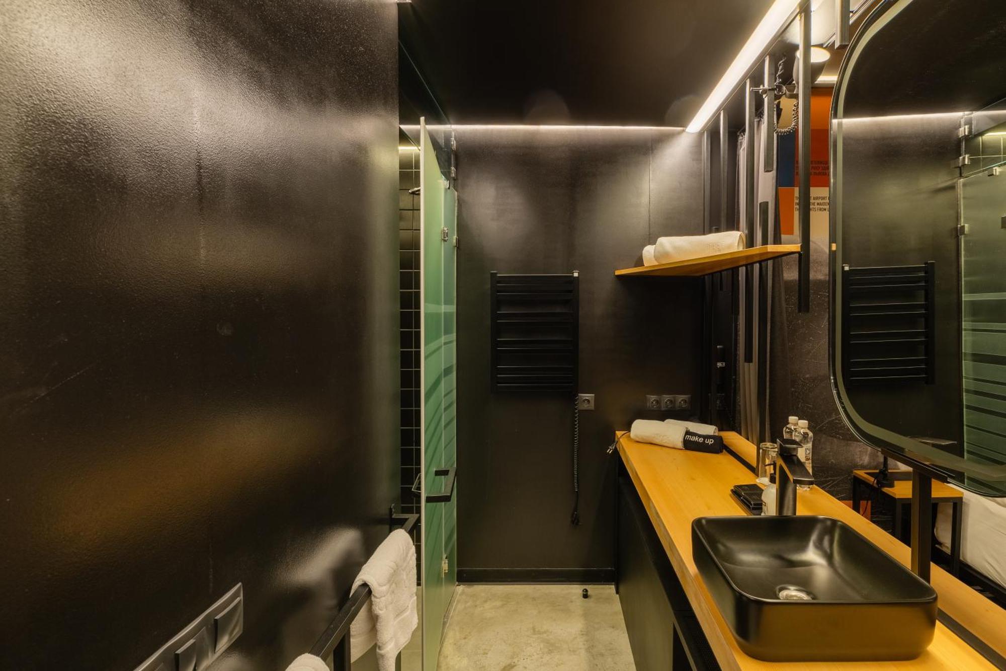 !Fest Hotel Львов Экстерьер фото
