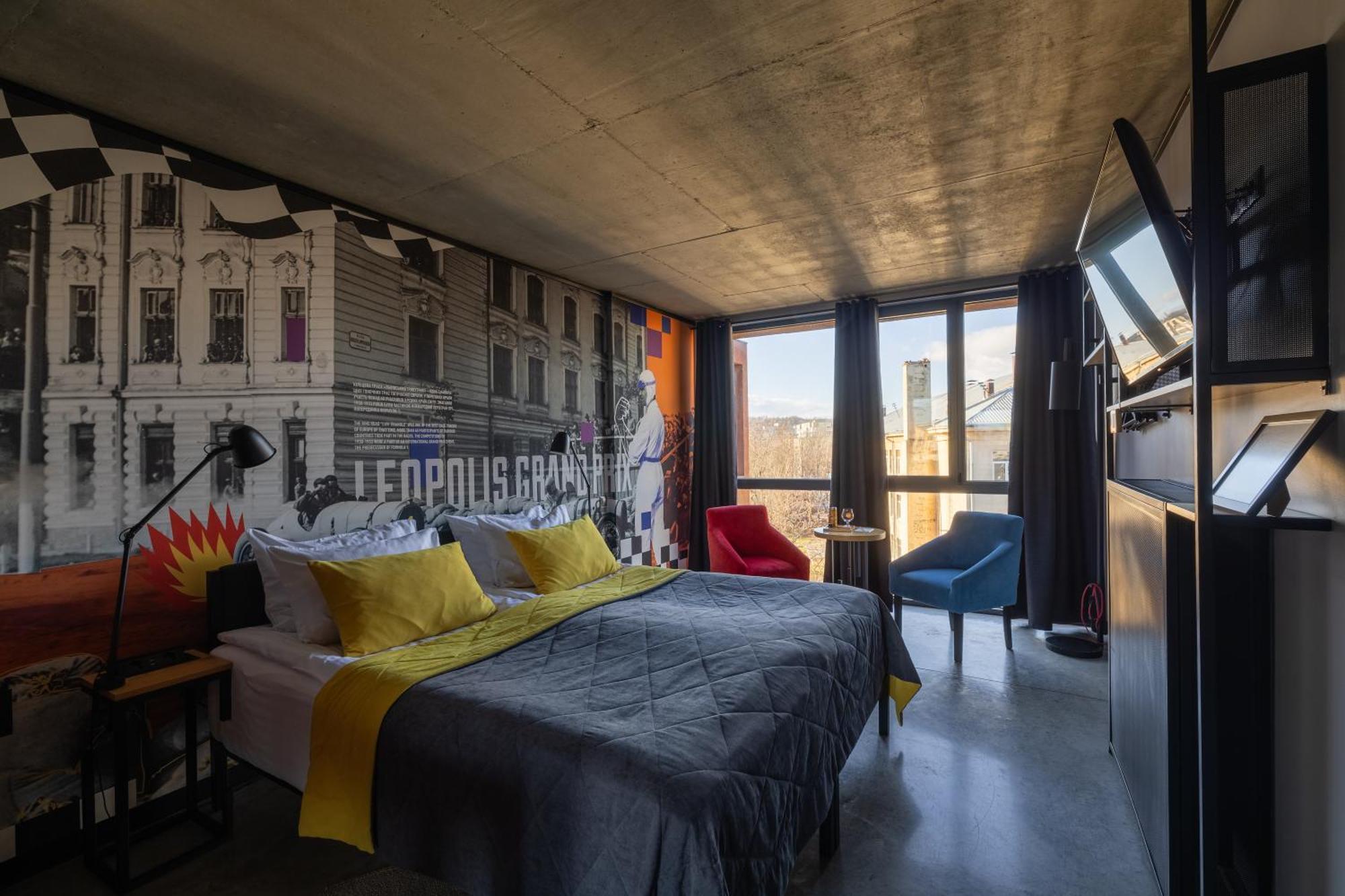 !Fest Hotel Львов Экстерьер фото