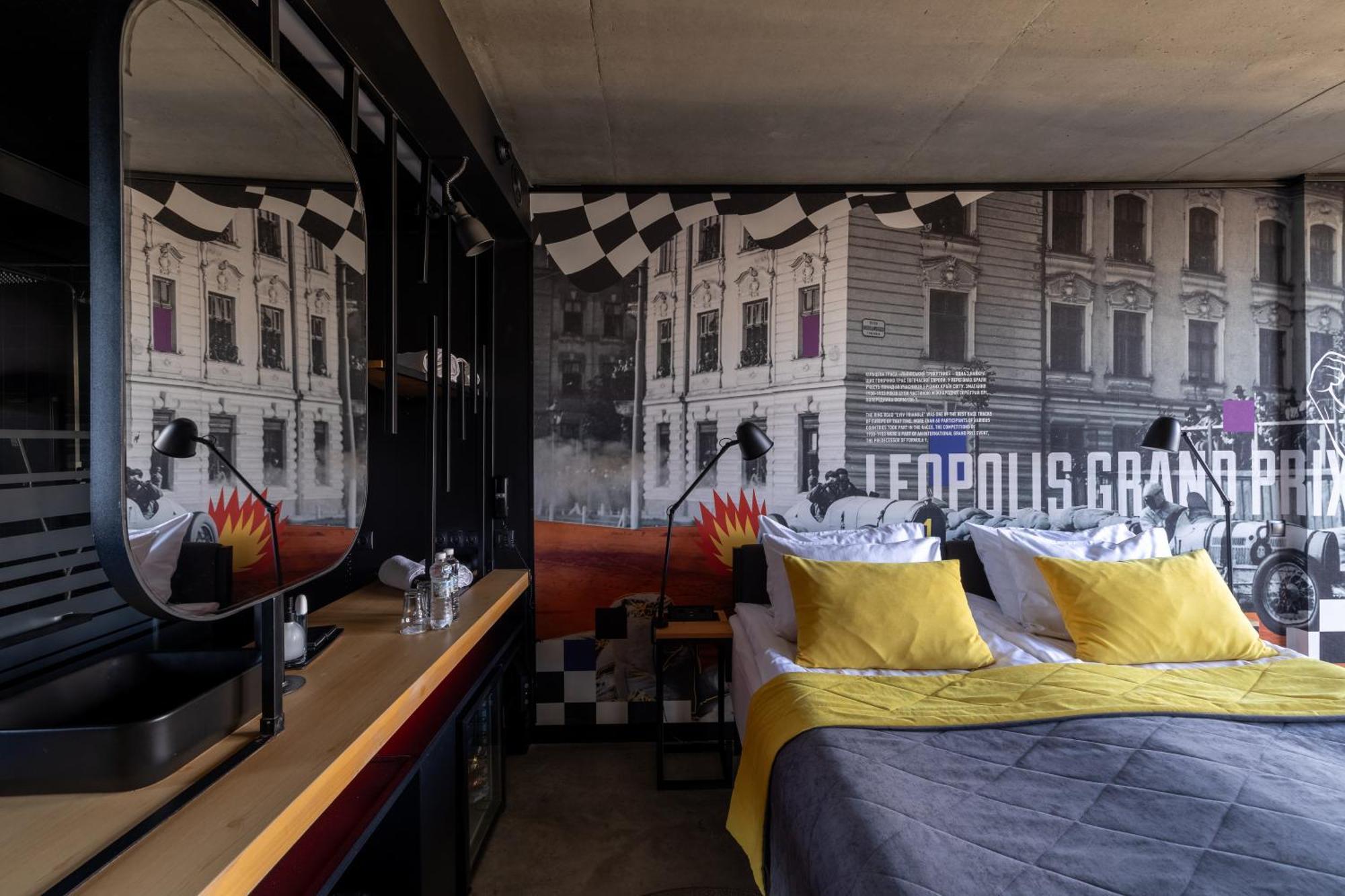!Fest Hotel Львов Экстерьер фото